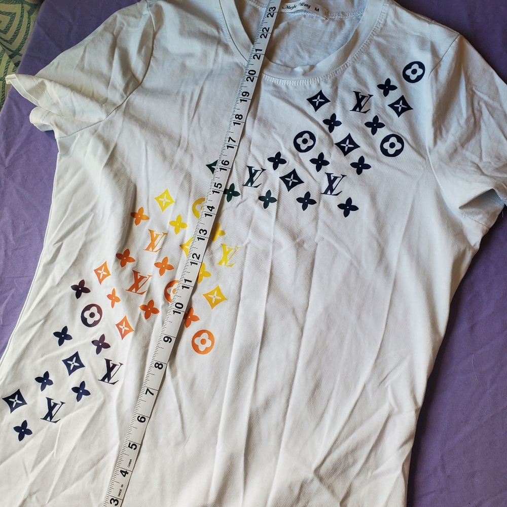 T-Shirt - Picture 4 of 5